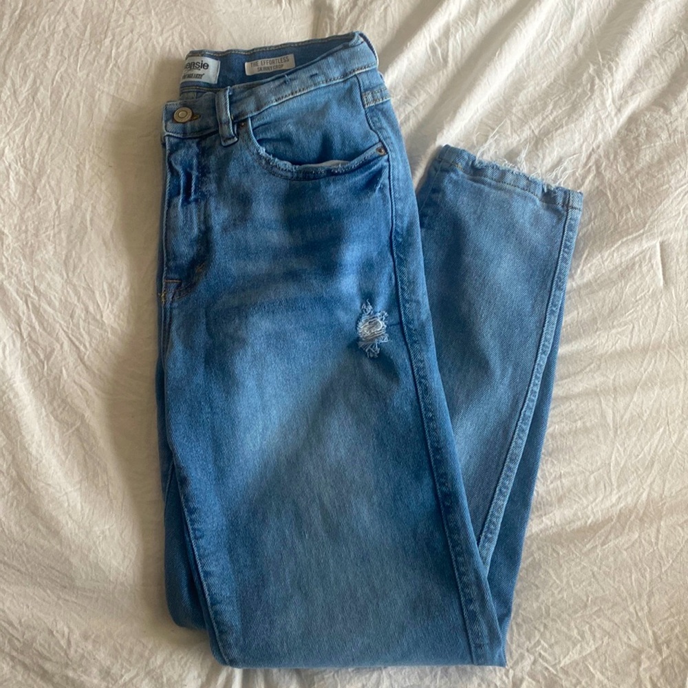 Kensie Jeans Vintageluxe The Effortless Skinny Crop Size 4/27 Light medium wash